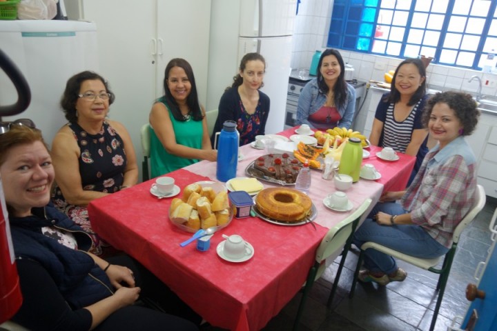 Café da manhã de professoras do Centro Social e Educacional Sal da Terra no Dia do Professor 15/10/2016