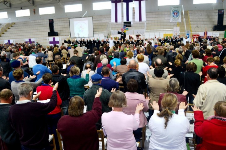 Participaram do Dia Sinodal da Igreja mais de 1300 pessoas representando as 59 comunidades (Foto: Renata Leal)