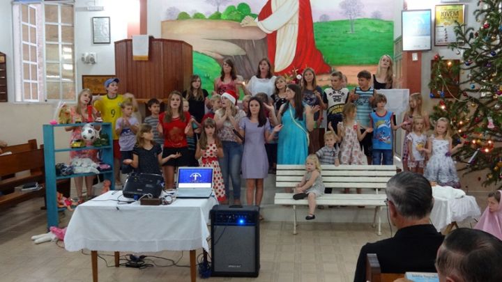 Programa de Natal na Comunidade de Belém