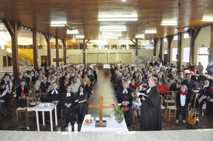 Comunidades das três paróquias de Teutônia se reuniram em momento de celebração