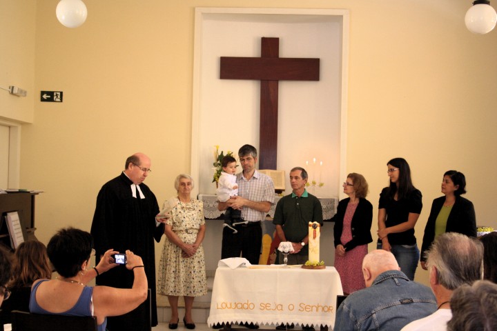 Benção aos Aniversariantes na Capela de Cristo - Páscoa