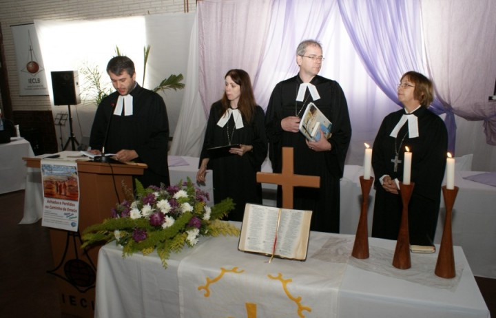 Ministras e Ministras que presidiram o culto