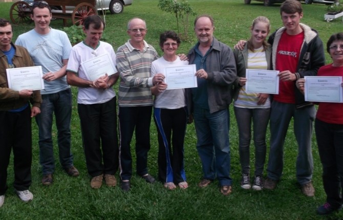 Famílias agricultoras recebem certificação