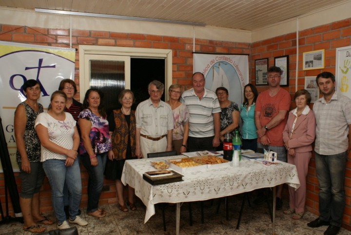 Presbitério de Ernestina recepciona Pastor Martin e família