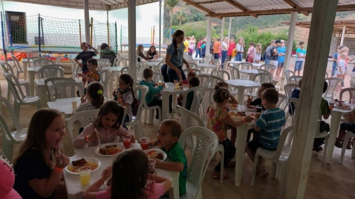 Passa dia com as Crianças na Paróquia Aliança