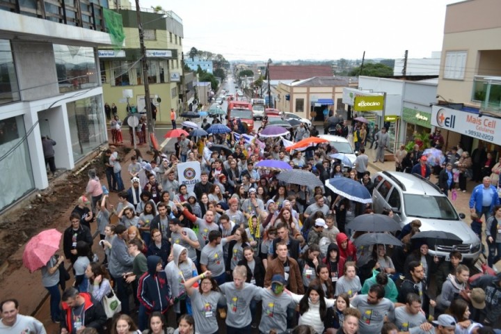 FLD-COMIN-CAPA no maior evento da Juventude Evangélica