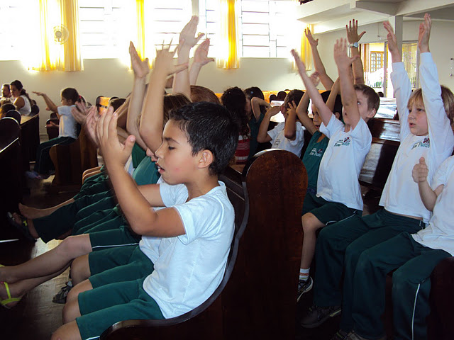 Centro Educacional Bom Pastor - Ituporaga - meditação de Páscoa - foto Centro Ed Bom Pastor