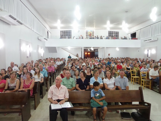 Membros da IELB e da IECLB na celebração em Nova Santa Rosa - 01