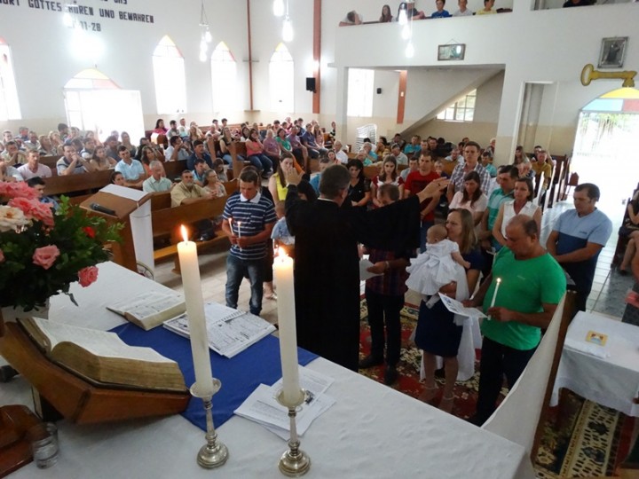 Culto de Batismo e Profissão de Fé na Comunidade de Belém - Paróquia Aliança