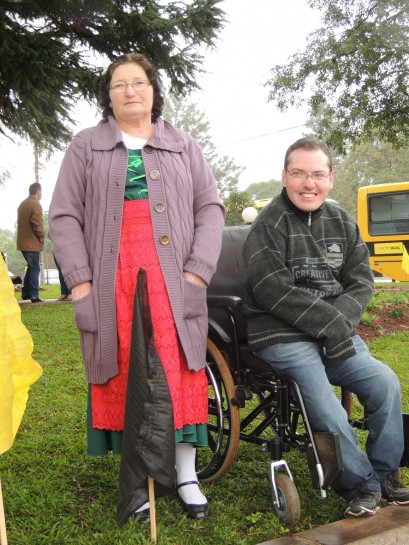 Frau Eberts e Daniel membros da Comunidade