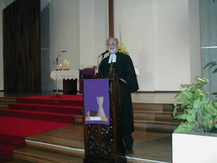 Pastor Dr. Walter Altmann