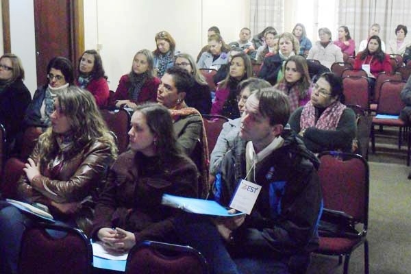 (In)Tolerância religiosa é tema de fórum docente na EST