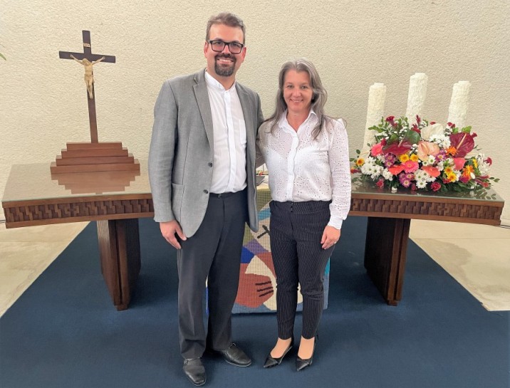 O pastor Me. Alan Schulz foi eleito o novo pastor sinodal do Sínodo Vale do Itajaí e a pastora Mirian Ratz reeleita vice