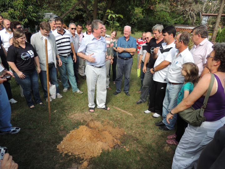 Assembleia Sinodal - Sínodo Sudeste -Plantio de árvore AEEL - Rio 20