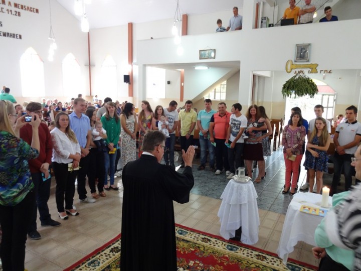 Culto de Batismo e Oração Memorial na Comunidade de Belém