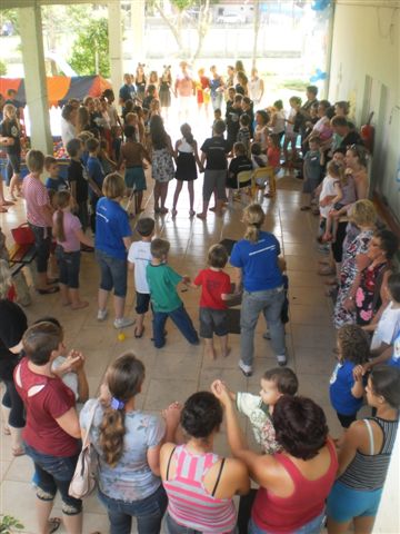 TODOS CANTANDO COM O PASTOR MARCIO