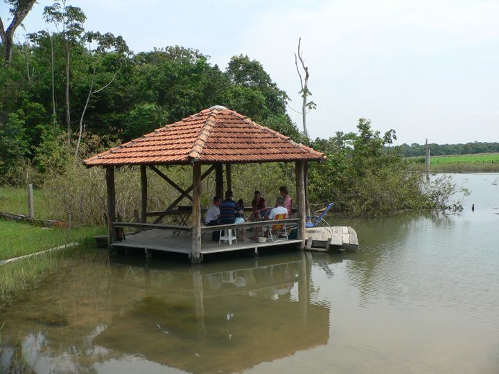 Ministros/as estudando e planejando as atividades do Setor Leste