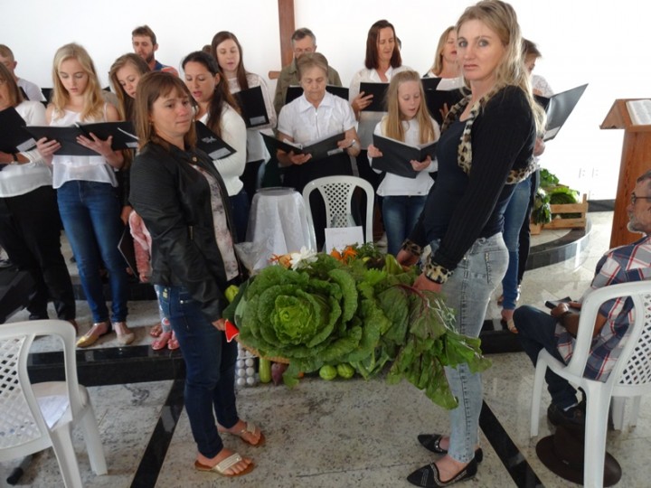 Culto em Ação de Graças na Comunidade Do Caminho - Paróquia Aliança