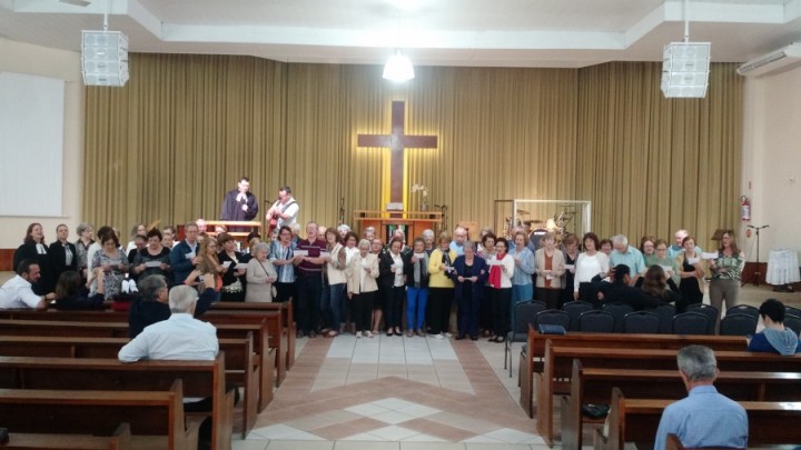 Grupo 3ª Idade  Vencedores em Cristo