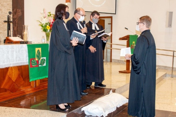 Ordenação ao Ministério Pastoral de Éder Beling - Comunidade São Luís - Santa Maria de JetibáES