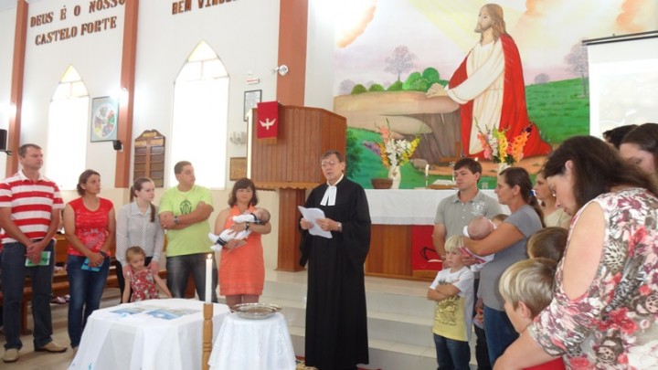 Culto de Batismo na Comunidade de Belém