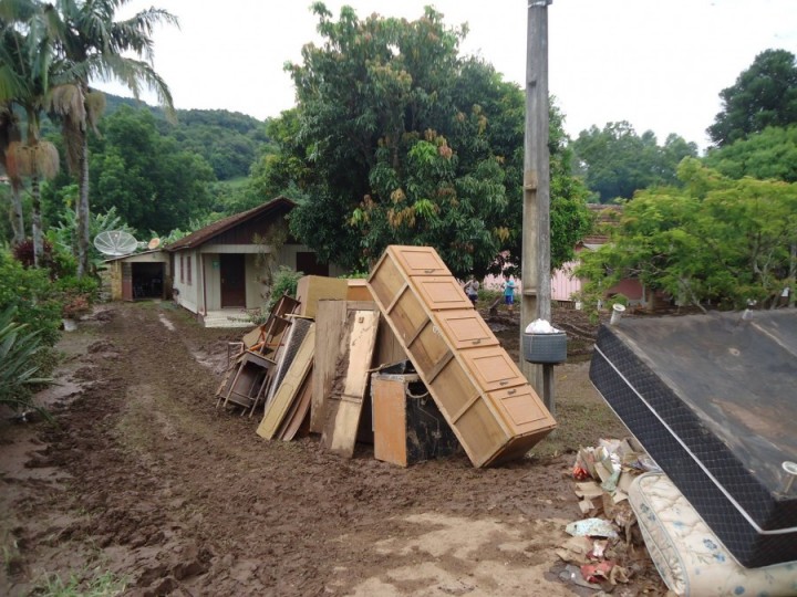 Solidariedade com as pessoas moradoras de Rolante-RS