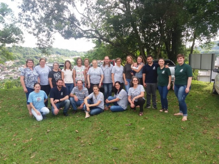 a turma reunida para dinâmica