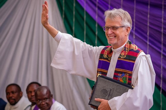 Pastor Martin Junge durante visita de solidariedade a Zimbábue em março de 2020. Foto: FLM/A. Danielsson