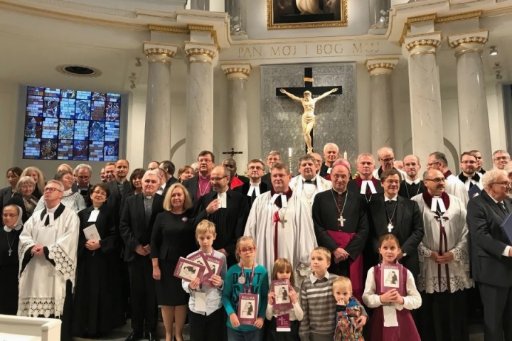 Comunidades são convidadas a orar por um país e por uma Igreja. Foto: LWF/Divulgação