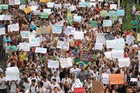 Protestos nas ruas