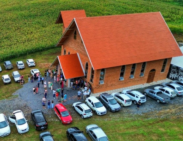 Templo da Comunidade Km 10 é inaugurado em Trombudo Central