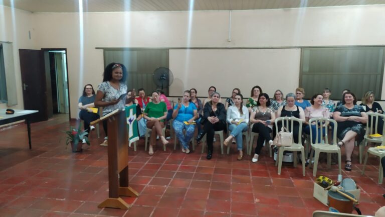 Na tarde de 23 de outubro, a Comunidade de Canoas recebeu uma visita especial: o grupo da Comunidade de Niterói. O encontro foi conduzido pela Missionária Maria Paula Katchor